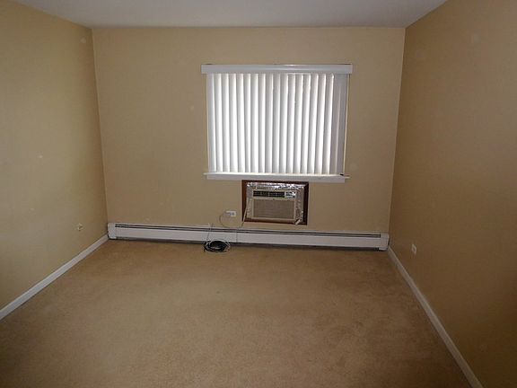 5th image of 1070 Knoll Ln #1304