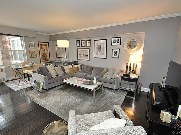 2nd image of 281 Garth Road #A5L