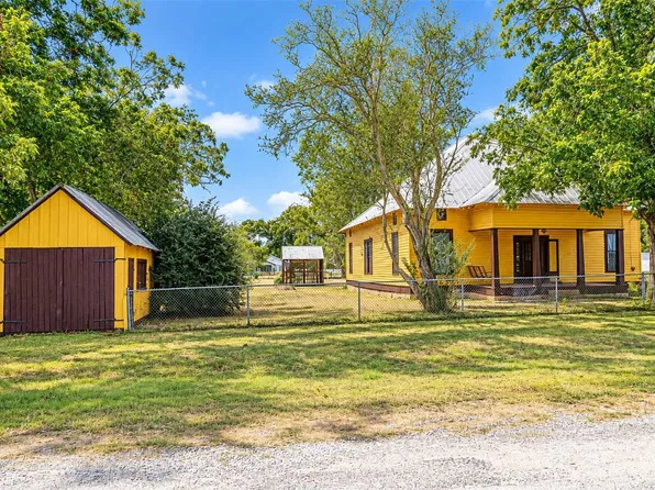 115 N Lockhart St, Paige, TX 78659