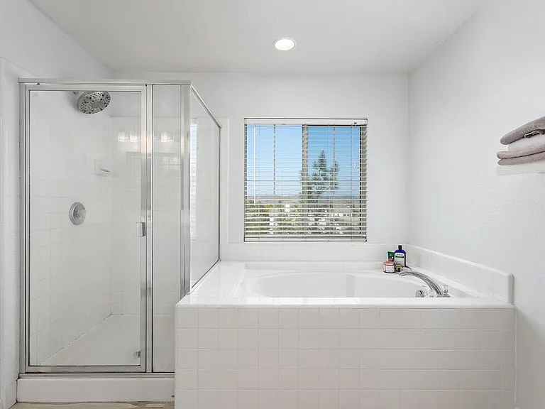 1071 Greenway Rd — Photo 24