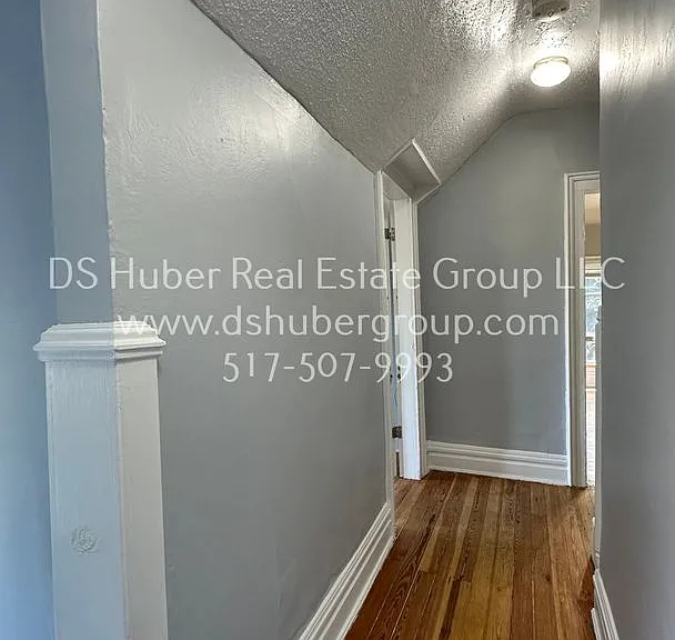 533.5 N Seymour Ave — Photo 10