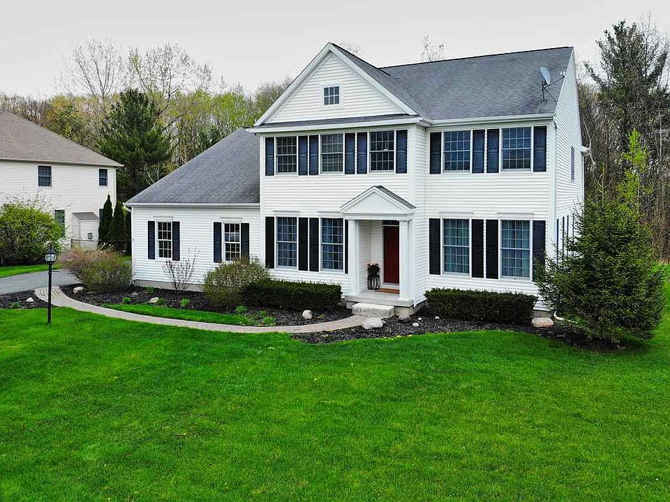 1st image of 7 Hidden Crest Ct