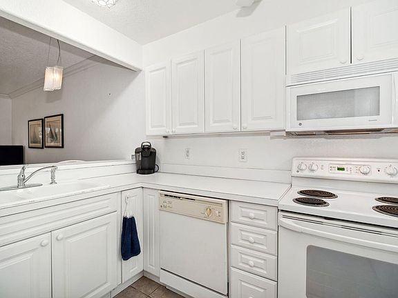3rd image of 337 Ocean Park Ln #107