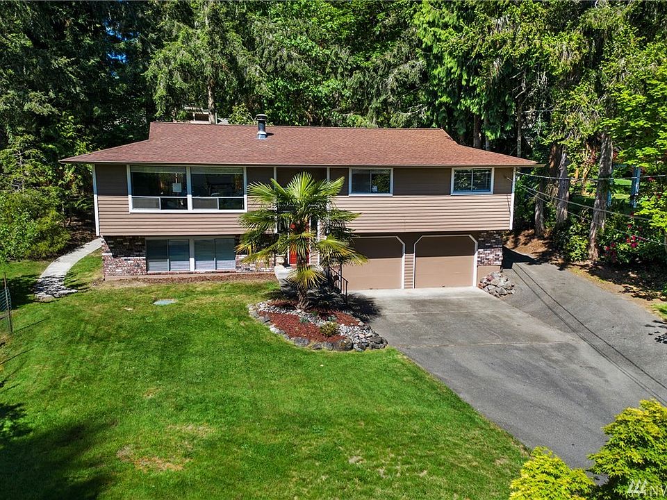 1st image of 10410 Fawn Dr NW