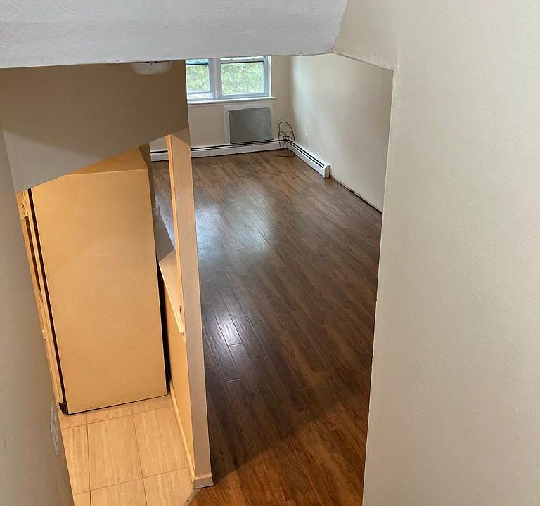1st image of 8287 Royce Pl