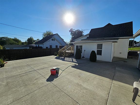 4th image of 113 N 15th St