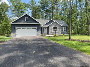 2 Timber Ln, Gansevoort, NY 12831