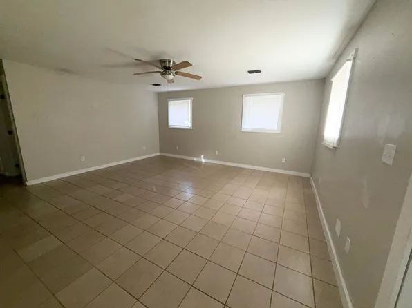 300 S Cedar St Unit 3, Crockett, TX 75835