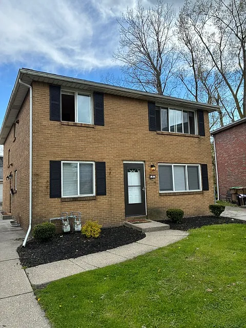 3 bed, 1100 sqft, $1,450 — Photo 1