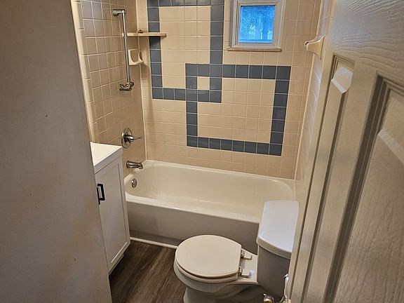 5th image of 12798 Sarsfield Ave