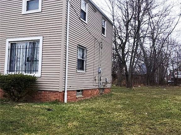 3rd image of 12707 Abell Ave