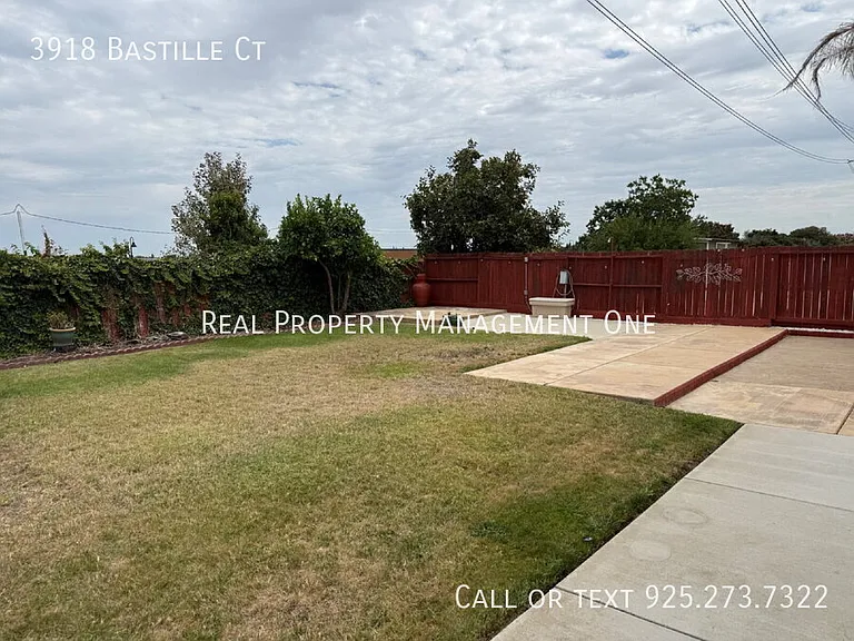 3918 Bastille Ct — Photo 31