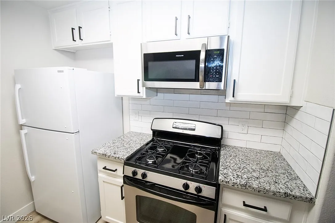 2 bed, 2.5 bath, 1400 sqft, $1,790 — Photo 3