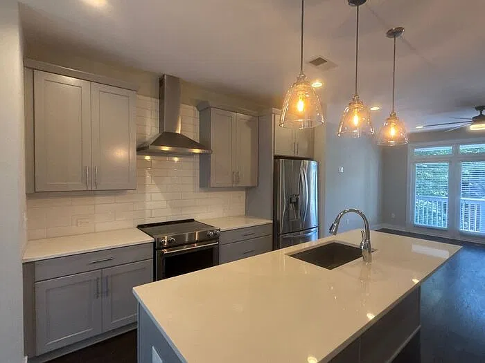 3 bed, 3.5 bath, 2143 sqft, $3,100 — Photo 4