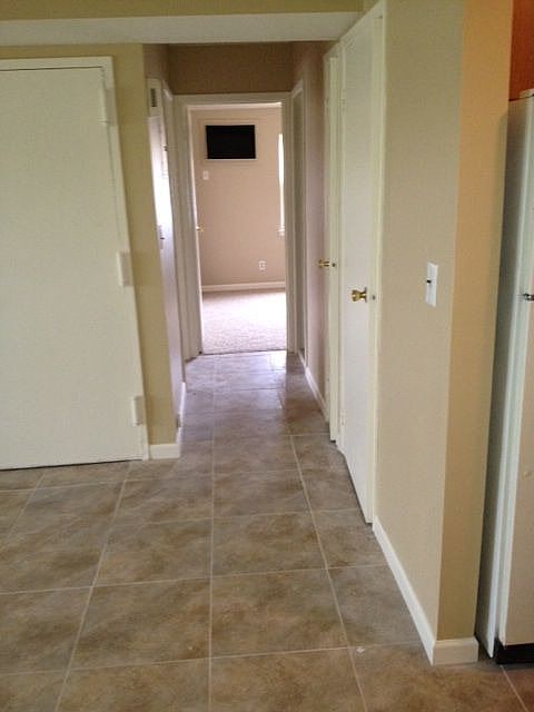 1st image of 1061 Armstrong Ave
