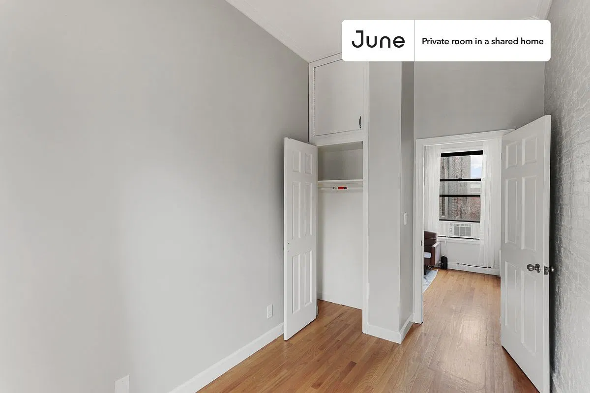 Full bedroom in 4 bed/1 bath home in Hamilton Heights #779 D — Photo 3