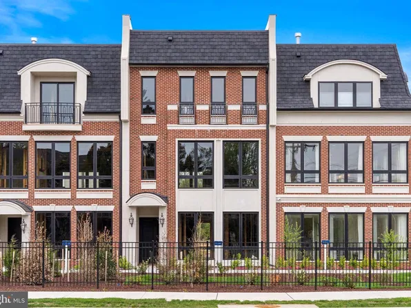 1622 Chain Bridge Rd, McLean, VA 22101