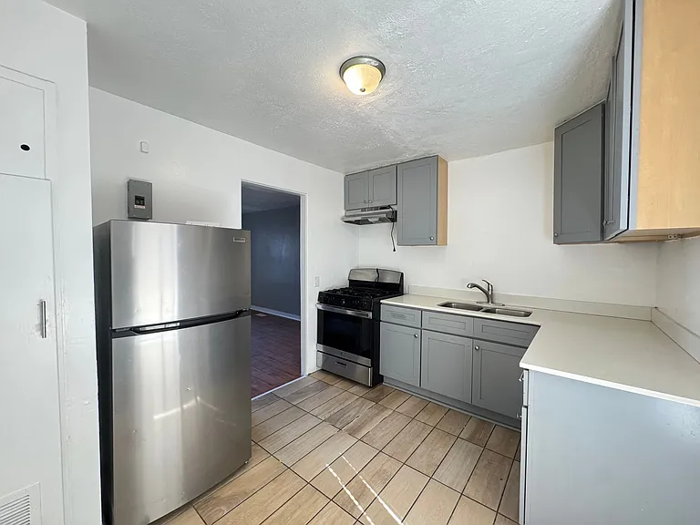 2030 NW 25th St #9 — Photo 7