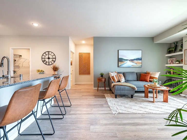 Rush Creek Apartments — Photo 16