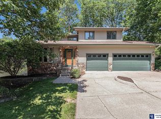 11825 Gow Cir, Bellevue, NE 68123