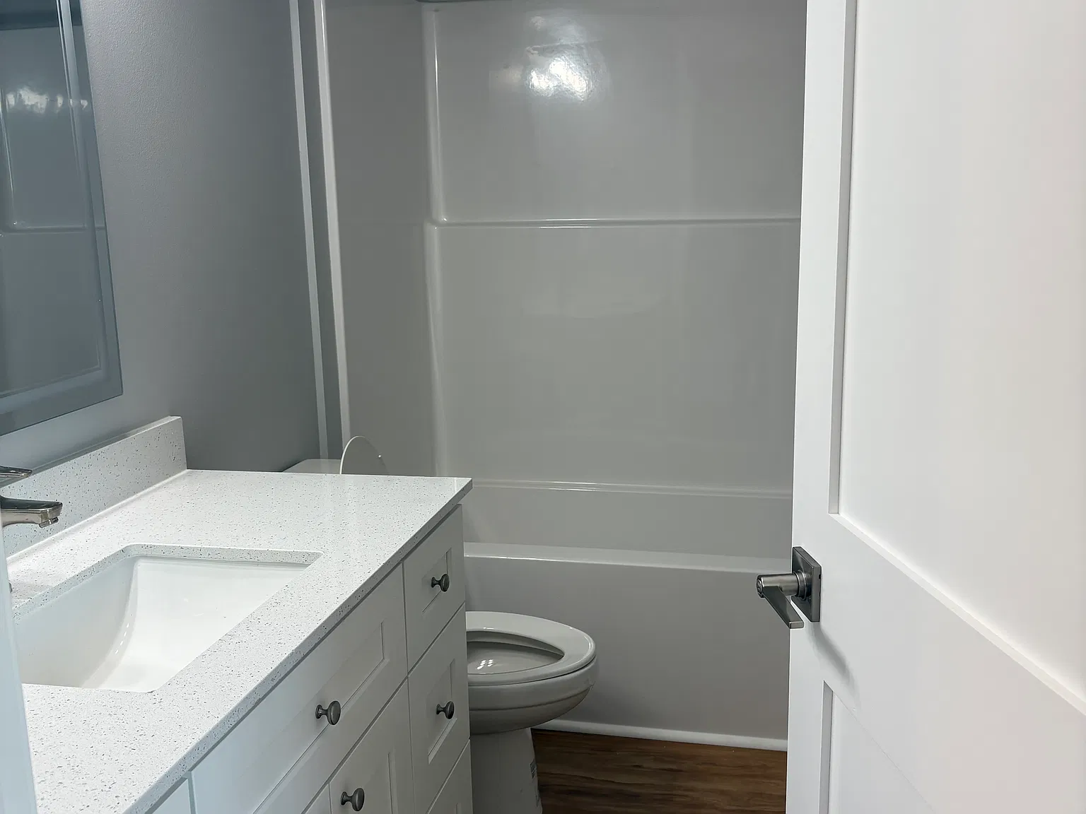 1 bed, 576 sqft, $1,900 — Photo 4