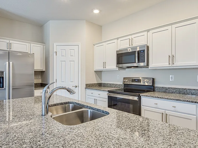 Hillpoint Preserve Townhome Apartments — Photo 47
