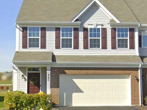 960 Sears Cir, Elburn, IL 60119