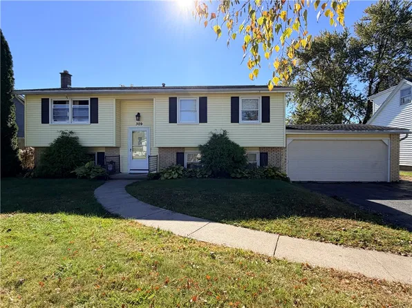 309 Fielding Rd, Rochester, NY 14626
