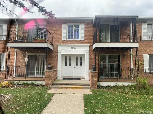 30789 Shiawassee Rd APT 12B, Farmington, MI 48336