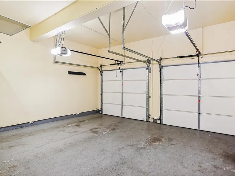 8931 Falls Farm Dr — Photo 59
