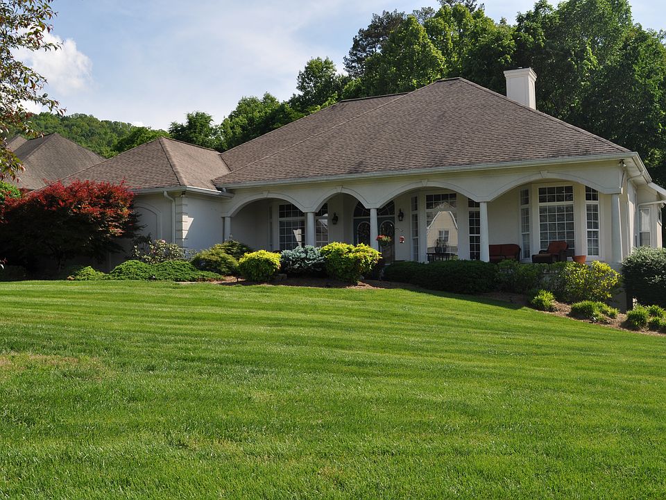 1st image of 2521 Stone Creek Dr