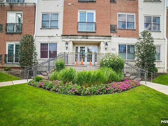 4th image of 4101 Piermont Rd #1203