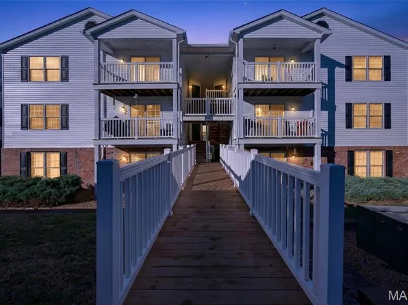 2514 Coppergate Square Dr APT K, Saint Louis, MO 63129