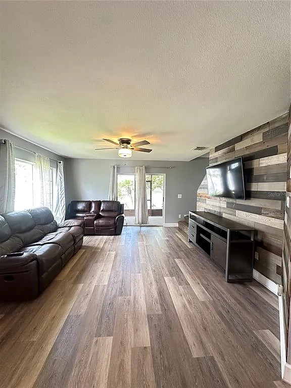 2 bed, 2.5 bath, 1178 sqft, $1,850 — Photo 2