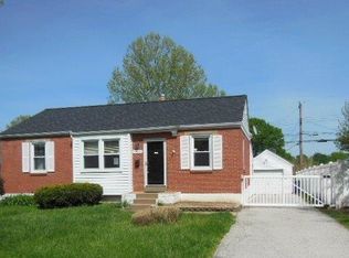 9838 Chesterton Dr, Saint Louis, MO 63123