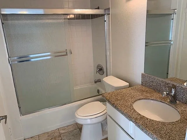 Midvale Towers — Photo 271