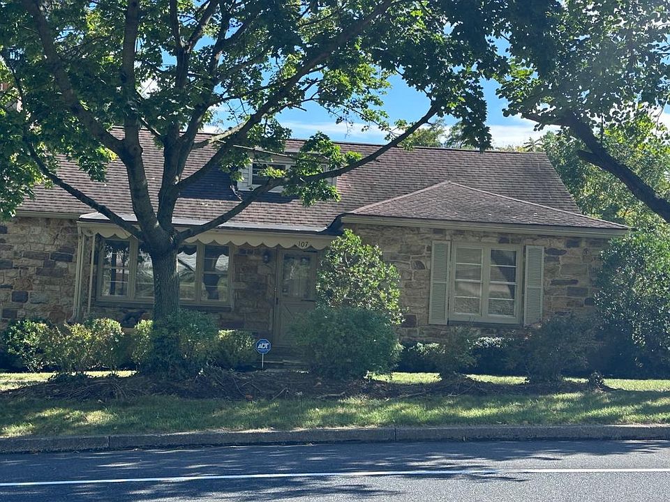 2nd image of 107 Valley Rd