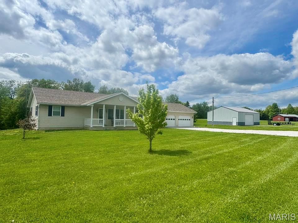 1st image of 15335 Villa Dr