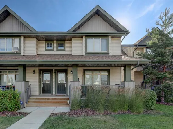131 E Copperpond Cmn SE, Calgary, AB T2Z 5B6