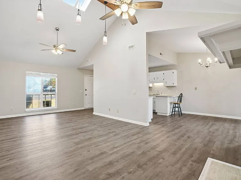 8232 Pleasant Ridge Dr — Photo 9