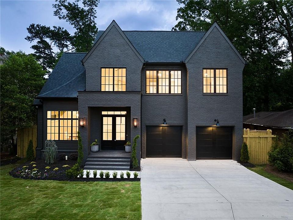 1st image of 2643 Camille Dr NE