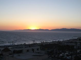 320 36th Pl, Manhattan Beach, CA 90266