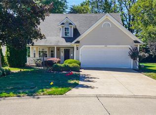 1432 Ledgewood Ln, Avon, OH 44011