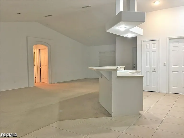 2221 SW 8th Pl — Photo 3