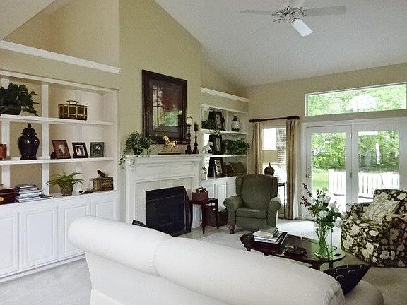 4th image of 3919 Carriage Hill Ln