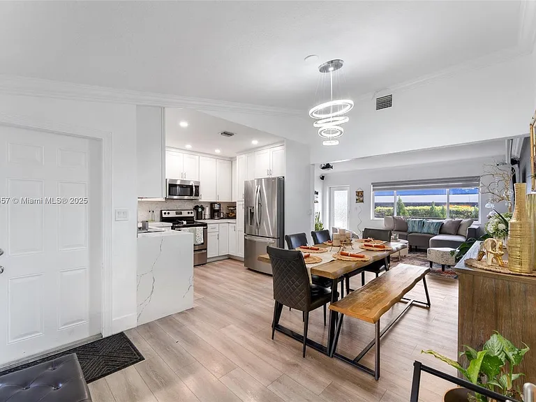 820 SW 17th Ave #1 — Photo 9