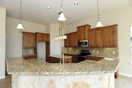 3rd image of 15505 Echo Ln