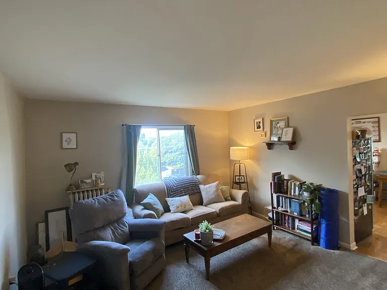 235 W Crescent St — Photo 13