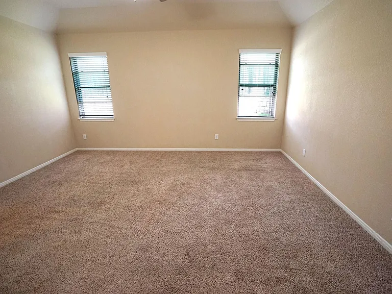 1067 Cedar Lake Ct — Photo 20