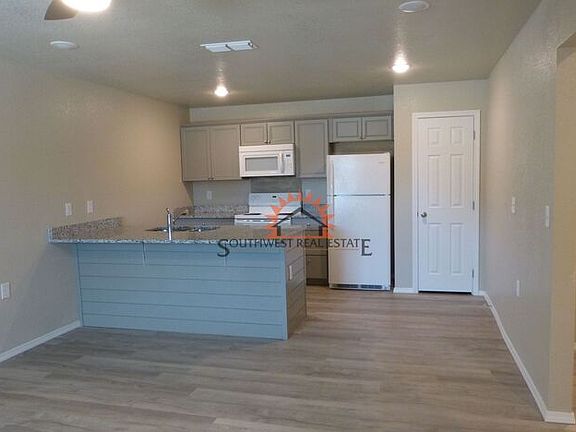 4th image of 108 Wicks Ave #B
